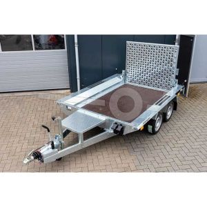 Martz machinetransporter Bau 3 300 S 2.7T , 300x150cm (lxb laadbak), bruto 2700kg (2080kg netto), 25cm stalen borden, banden 13", tandemas