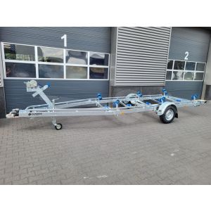 Vlemmix boottrailer E, 700x220cm (lxb), bruto 1800kg (netto 1370kg), enkelas geremd.