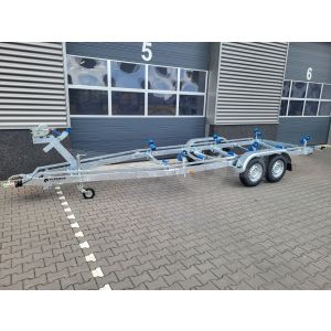 Vlemmix boottrailer F, 700x220cm (lxb), bruto 2700kg (netto 2190kg), tandemas geremd.