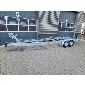 Vlemmix boottrailer J, 780x220cm (lxb), bruto 3000kg (netto 2400kg), tandemas geremd.