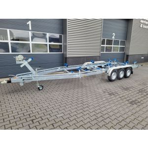 Vlemmix boottrailer L, 780x220cm (lxb), bruto 3500kg (netto 2880kg), tridem (3 asssen van 1350kg) geremd.