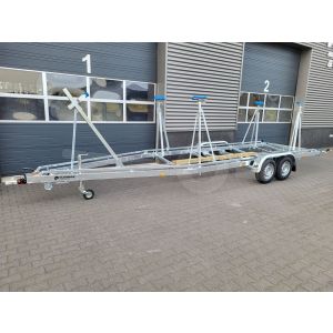 Vlemmix zeilboottrailer P, 840x255cm (lxb), bruto 3000kg (netto 2390kg), tandemas geremd.